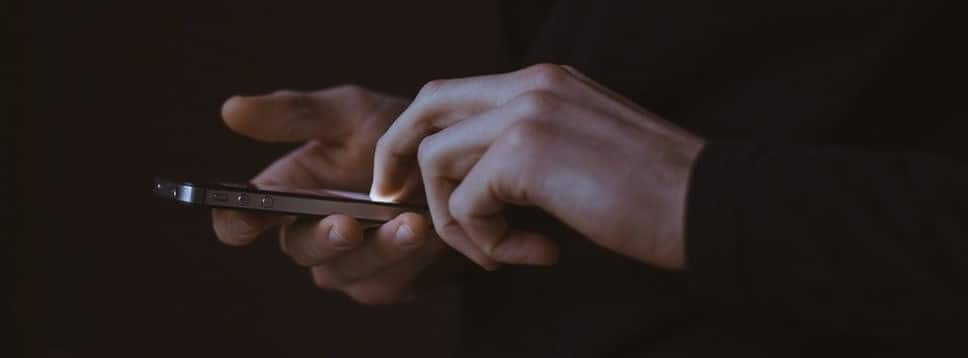 Não levar ao banheiro e mais: dicas para bateria do celular durar mais