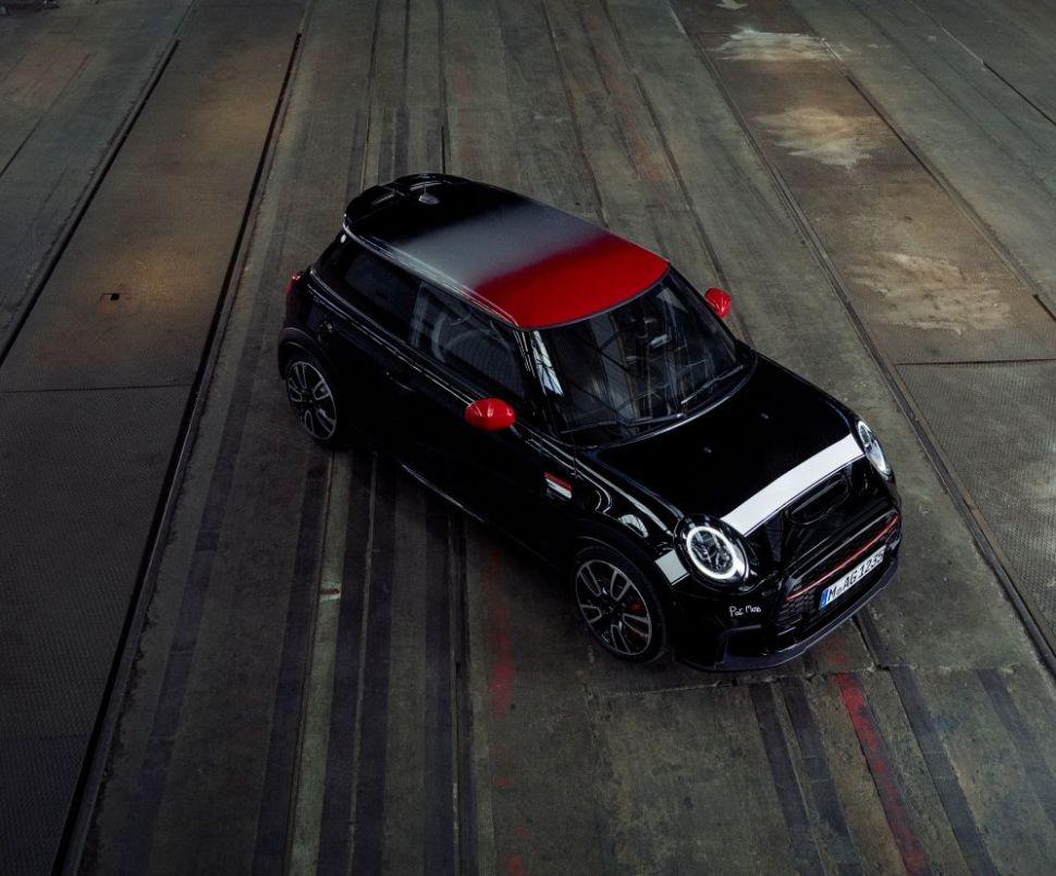 MINI John Cooper Works – Pat Moss Edition chega ao Brasil