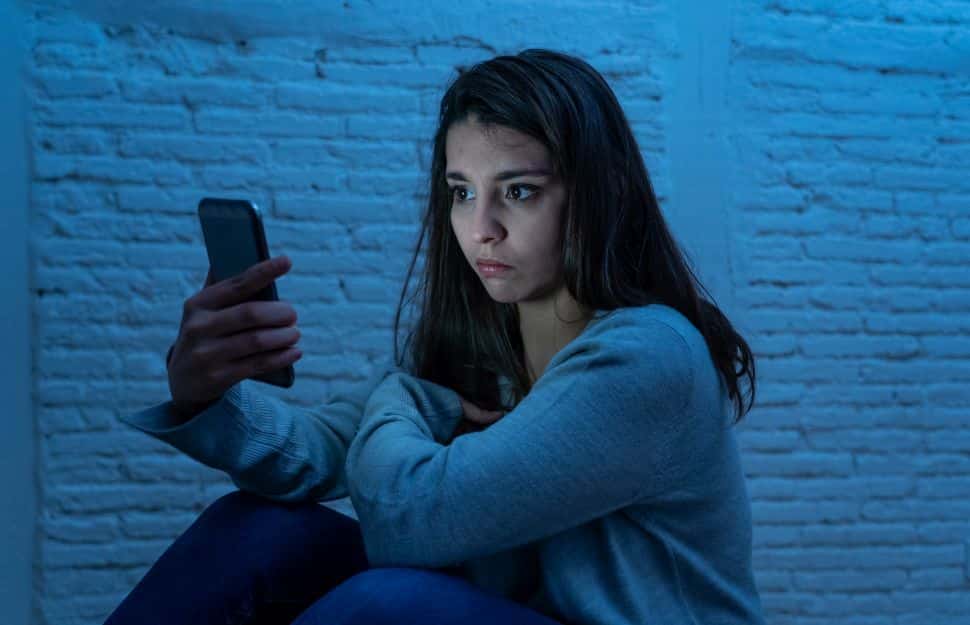 Stalking online: descubra se você é vítima dessa prática