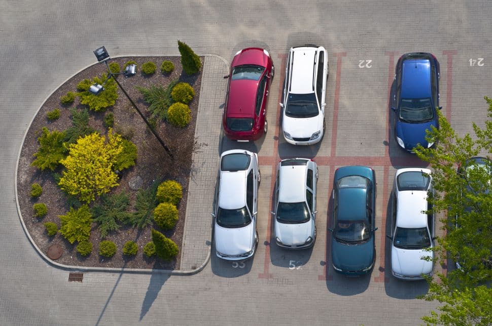 Credencial de estacionamento para idosos: veja como emitir a sua